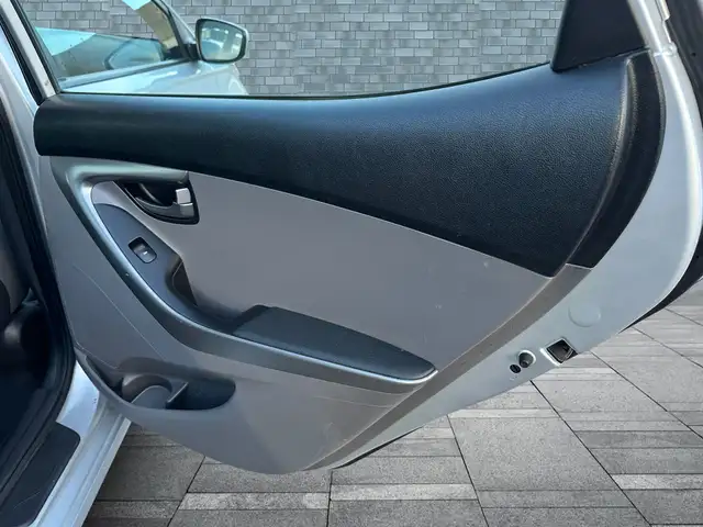 2012 Hyundai Elantra GL - Photo 25