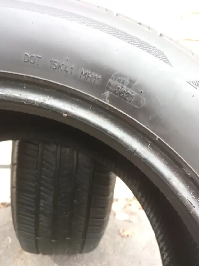 2 tires BFGoodrich 225/60/R17 all season. - Photo 3