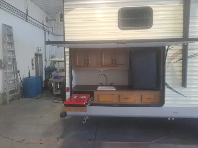 2014 Catalina 303 - Photo 3