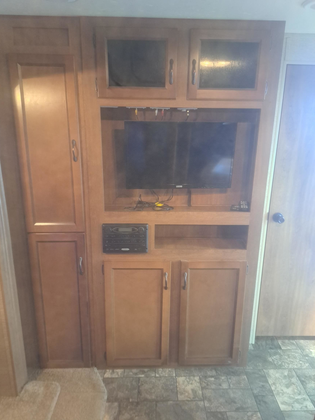 2014 Catalina 303 - Photo 11