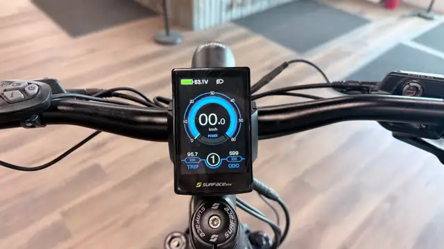 Refurbished Shred Surface 604 eBike - Photo 3