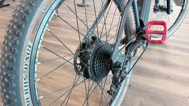 Refurbished Shred Surface 604 eBike - Photo 4