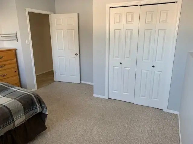 Spacious 3 bed, 2 bath half duplex - Photo 10