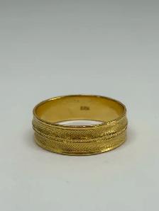 Textured 22K band
