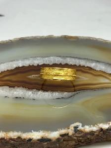 Textured 22K band - Photo 4