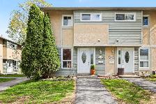 3 bedroom end-unit w/easy access to Hwy 174