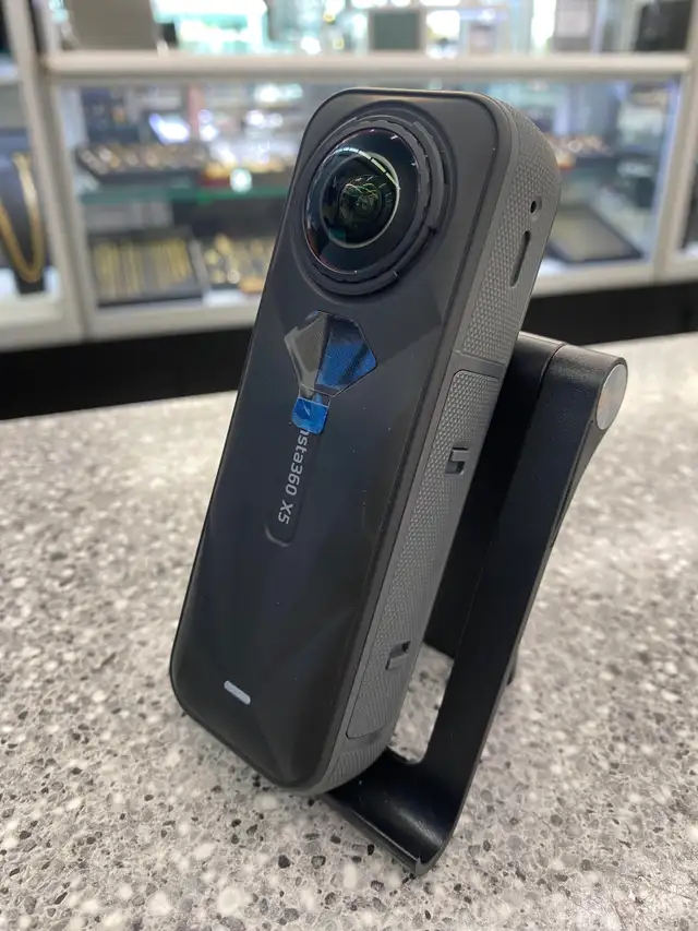 Insta360 X5 - Waterproof 8K 360° Camera - Photo 4