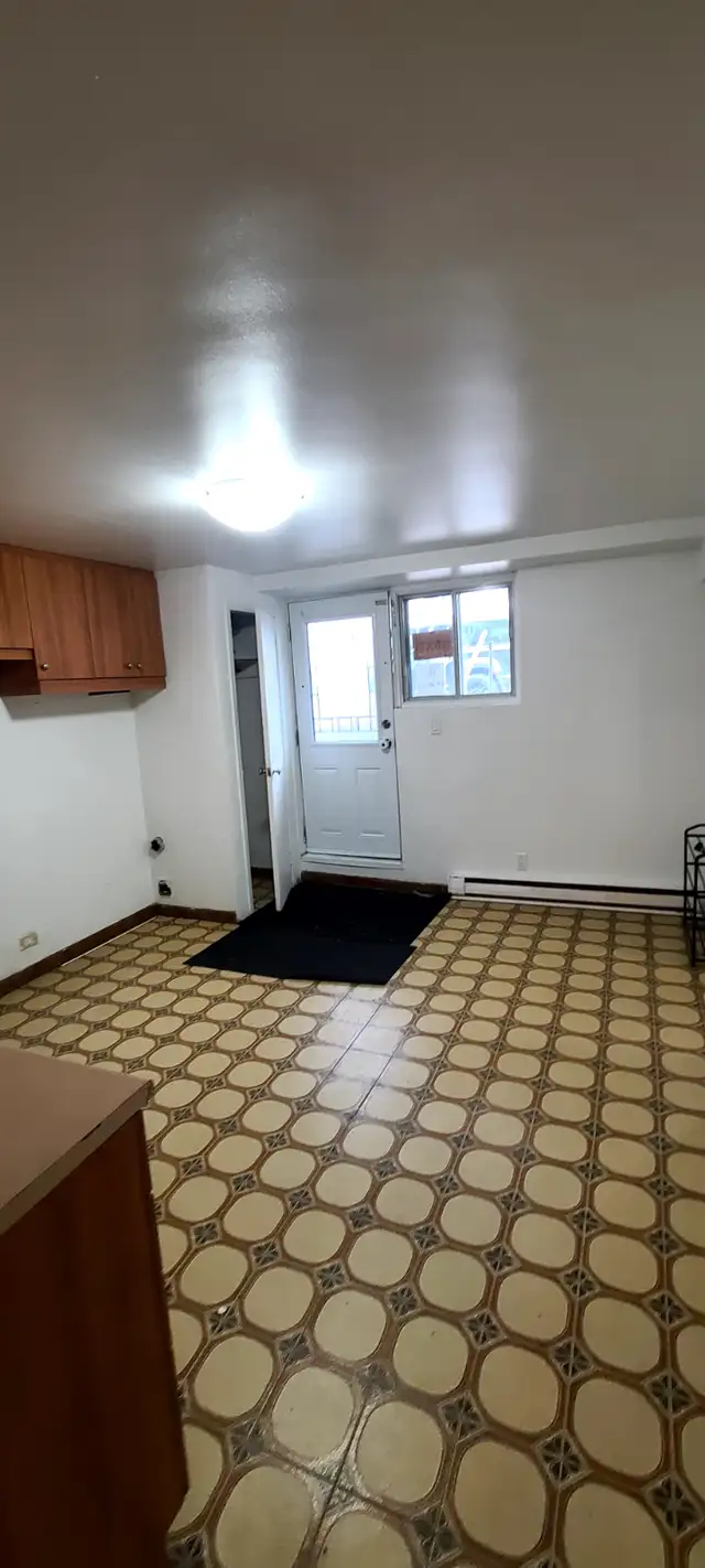 3 1/2 - FOR RENT :: (MONTREAL) ::  3 1/2 - A LOUER - Photo 2