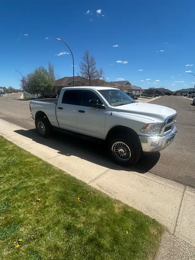 2016 Ram 3500 SLT - Photo 2