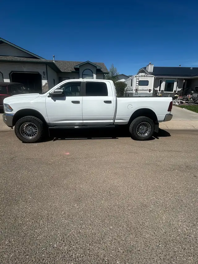 2016 Ram 3500 SLT - Photo 3