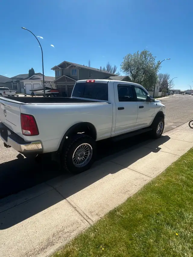 2016 Ram 3500 SLT - Photo 8