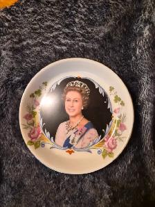 Monarchyt collection of old various collectors items including m - Photo 7