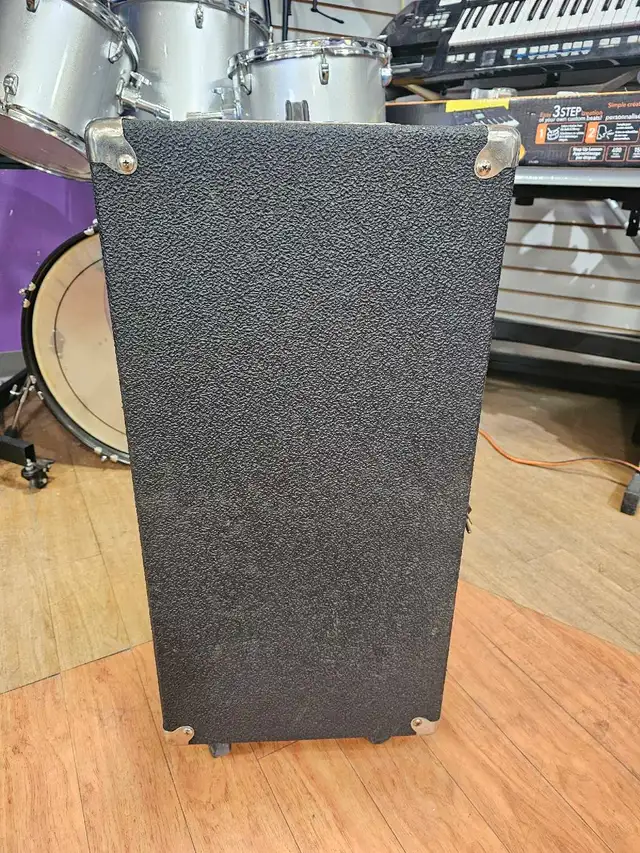 Peavey TNT 130 15' Bass Combo Amp - Photo 7