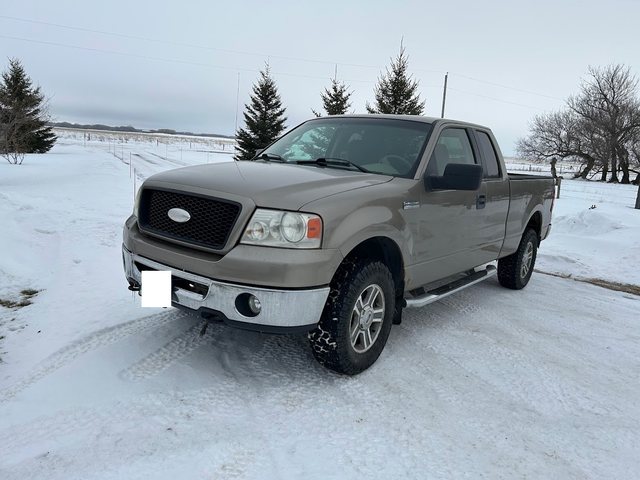 Ford F-150 XLT 5.4 Triton - 4x4 2006 - Photo 2