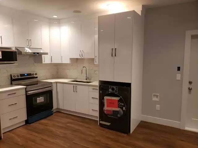 BRAND NEW 2 Bed / 1 Bath Walkout Basement Suite - June 1st - Photo 2