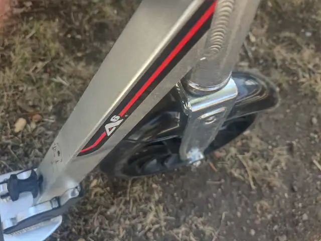 Scooter - Made by Razor - Photo 2