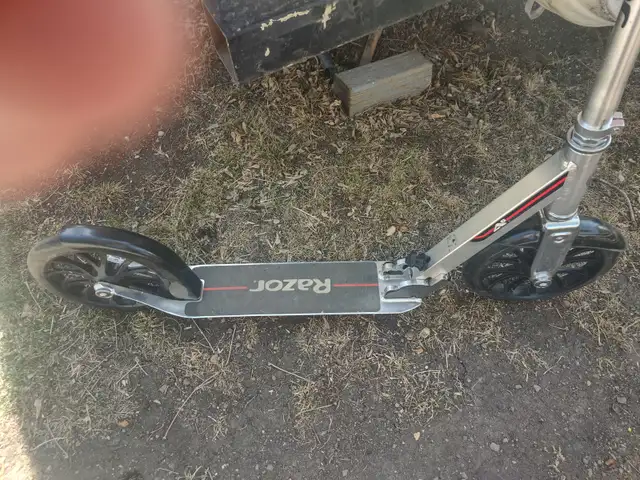 Scooter - Made by Razor - Photo 4