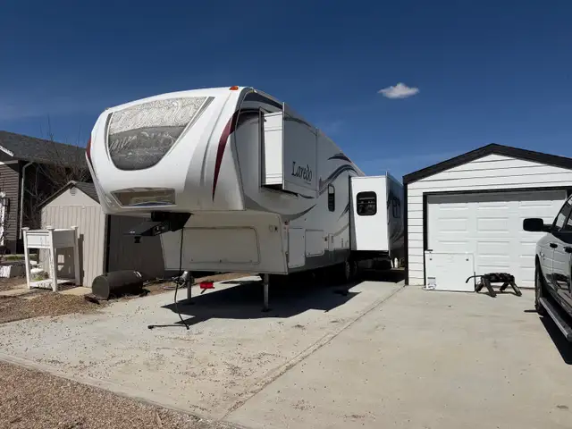2013 RV Laredo