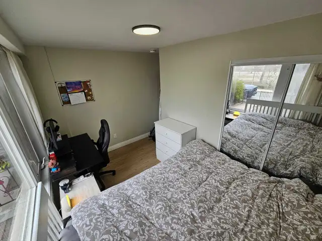 2BR 1Bath fairly new apartment near Christie Station - Photo 5