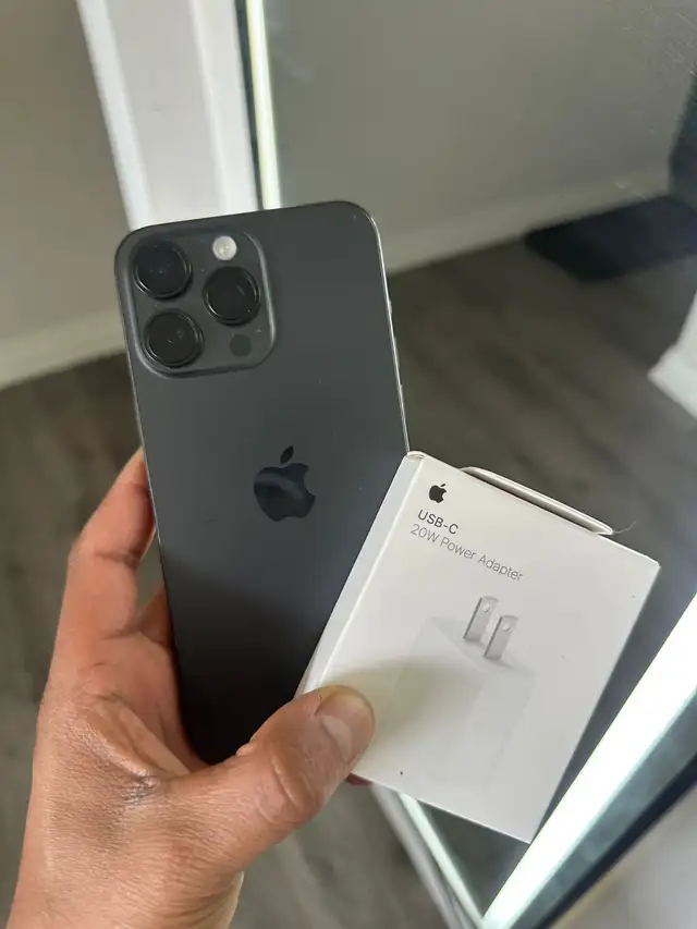 iPhone 15 pro max 256 gb 85% battery Airpods Pkg/Delivery