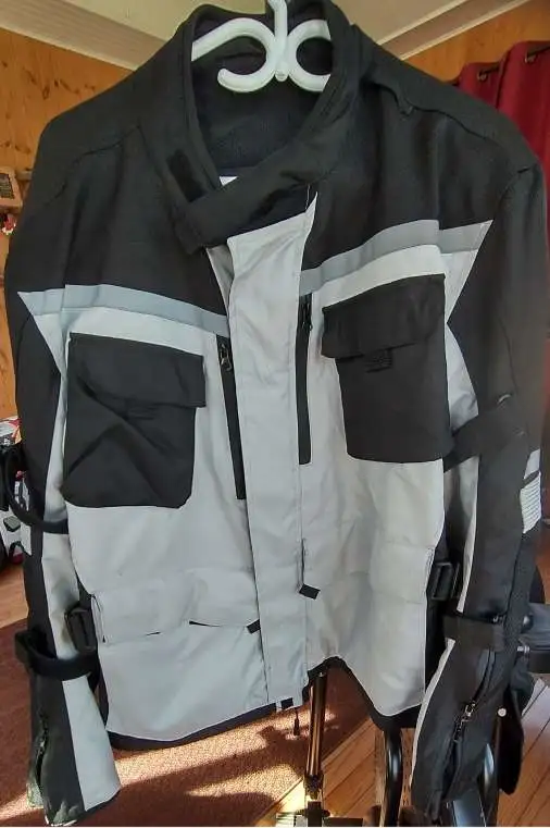 MOTORCYCLE HELMET & JACKET - Photo 8