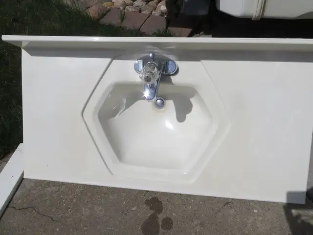 MARBLE VANITY TOP - Photo 2