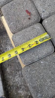 Free - at the curb: skid of interlock paving bricks - Photo 3