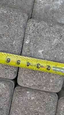 Free - at the curb: skid of interlock paving bricks - Photo 4