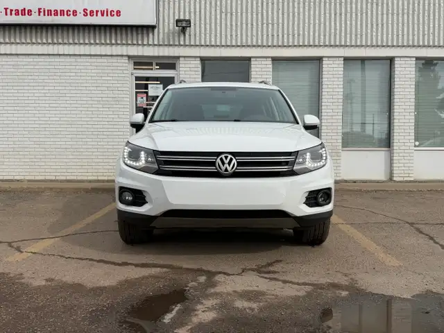 2015 Volkswagen Tiguan| Clean Carfax | All Wheel Drive | Low KMs - Photo 2