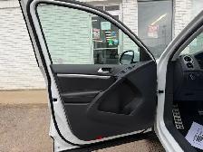 2015 Volkswagen Tiguan| Clean Carfax | All Wheel Drive | Low KMs - Photo 9
