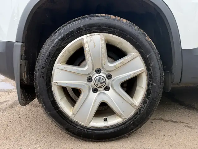 2015 Volkswagen Tiguan| Clean Carfax | All Wheel Drive | Low KMs - Photo 22