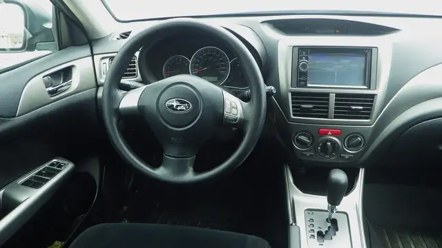 10 SUBARU IMPREZA AWD! AUTO! NAVIGATION! TWO TIRE SETS! - Photo 19
