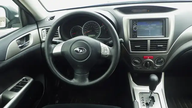 10 SUBARU IMPREZA AWD! AUTO! NAVIGATION! TWO TIRE SETS! - Photo 20