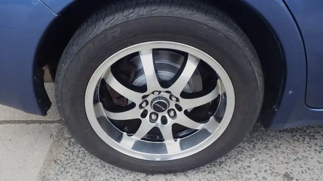 10 SUBARU IMPREZA AWD! AUTO! NAVIGATION! TWO TIRE SETS! - Photo 25