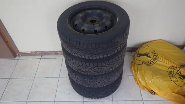 10 SUBARU IMPREZA AWD! AUTO! NAVIGATION! TWO TIRE SETS! - Photo 32