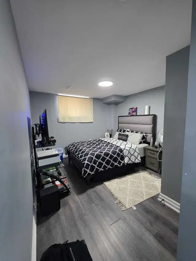 basement for rent - Photo 7