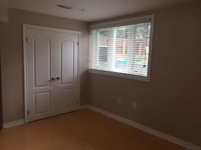 One Bed Walk out, Basement Apt, two Block to Vic-Park S/way - Photo 4