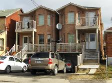 One Bed Walk out, Basement Apt, two Block to Vic-Park S/way - Photo 8