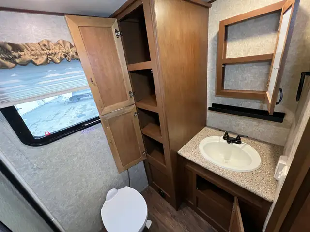 2015 OPEN RANGE HIGHLAND RIDGE 216RBSS SPACIOUS, REAR BATH - Photo 29