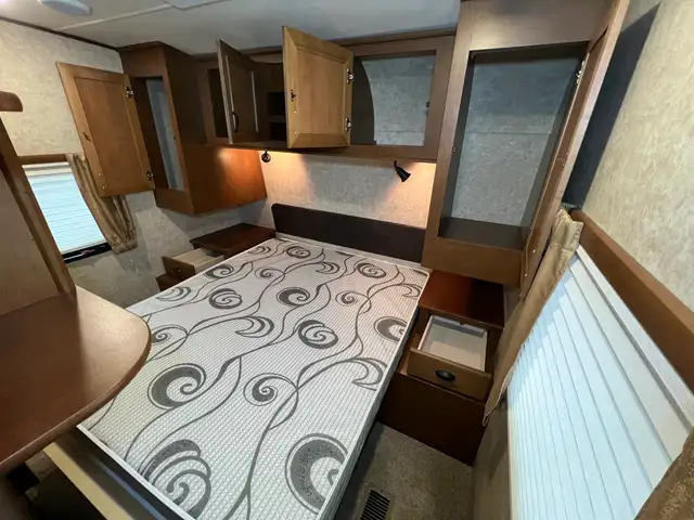 2015 OPEN RANGE HIGHLAND RIDGE 216RBSS SPACIOUS, REAR BATH - Photo 31