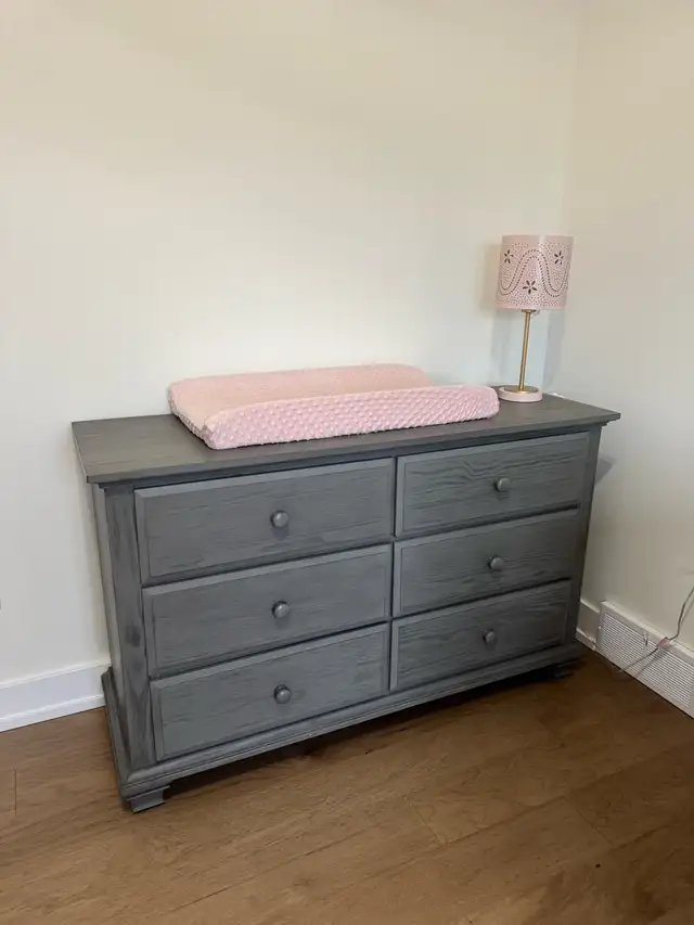Baby Crib/Dresser - Photo 2