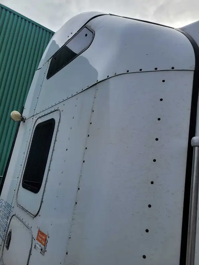 Kenworth T600 2004 - Photo 7