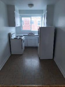Lasalle 3 ½ disponible pour maintenant, juin ou juillet.