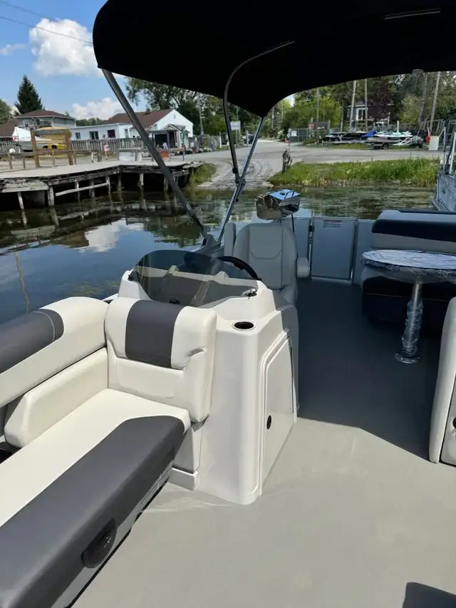 The Best Fishing Pontoon with BBQ in Toronto! - Photo 2