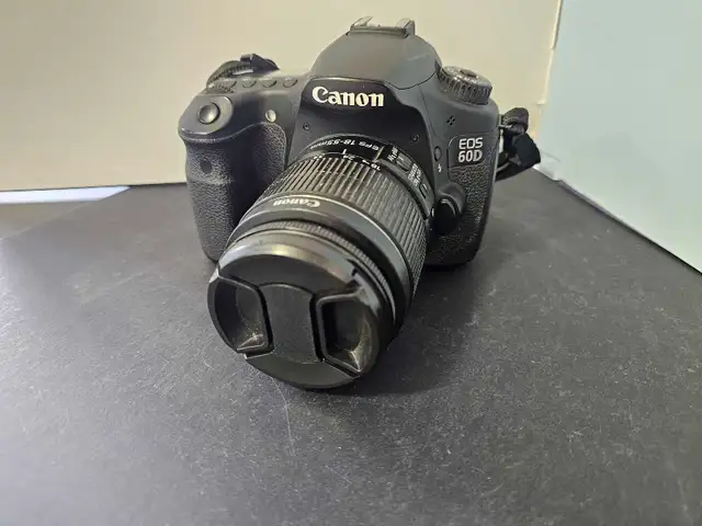 Canon  EOS 60D 18MP DSLR w/18-55 Lens - No Charger