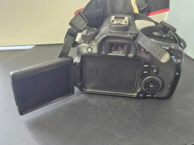 Canon  EOS 60D 18MP DSLR w/18-55 Lens - No Charger - Photo 5