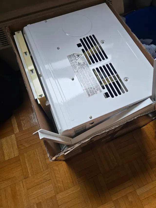 Used Window Air Conditioner - Photo 2