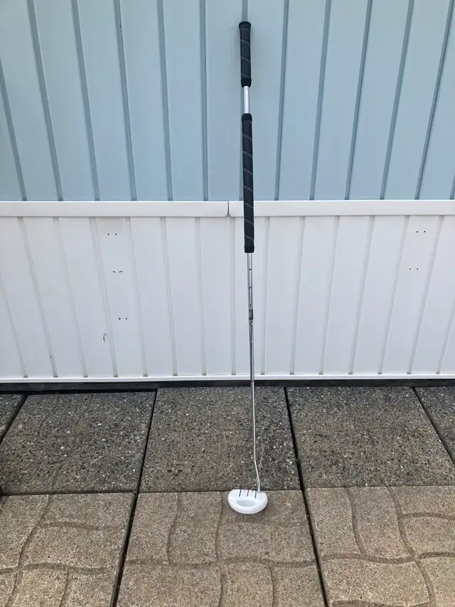 Putter allongé.  48 pouces pour gaucher ou droitier.
