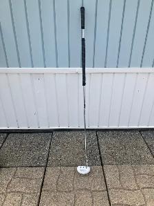 Putter allongé.  48 pouces pour gaucher ou droitier.