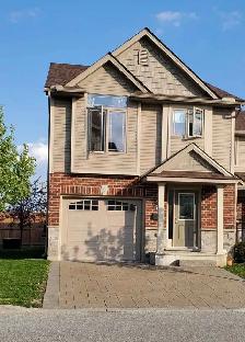 Beautiful 3 Bedroom 2.5 Bath Townhouse for Rent